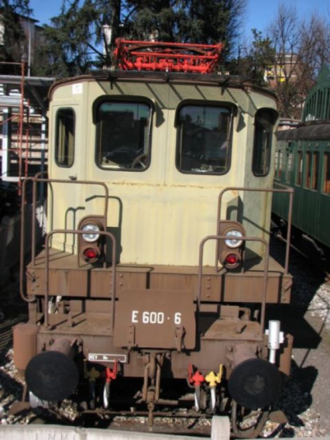 Locomotore FNM tipo 600.06 – vista frontale