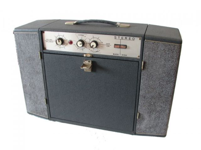 Giradischi stereo a transistor portatile – 2